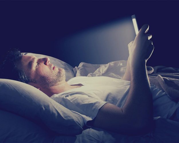 How Smartphones Light Cause Risk To Your Body